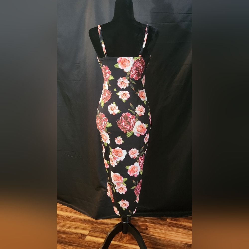 Full Circle Floral Surplice Midi Dress Size M - Picture 9 of 13